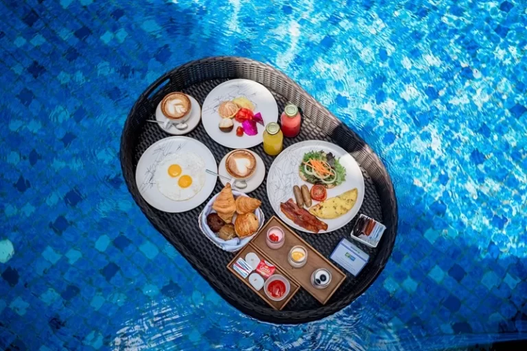 EXPERIENCE THE FLOATING BREAKFAST AT HOLIDAY INN RESORT BALI NUSA DUA